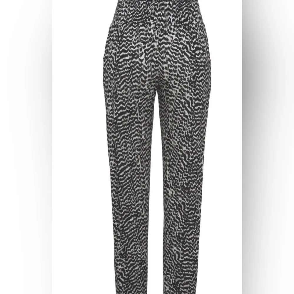 Black & White Printed Joggers Size Small Size - Picture 4 of 4